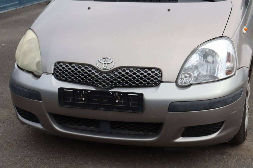 Passenger car Toyota Yaris Petrol 69hp 2004 (Margin)