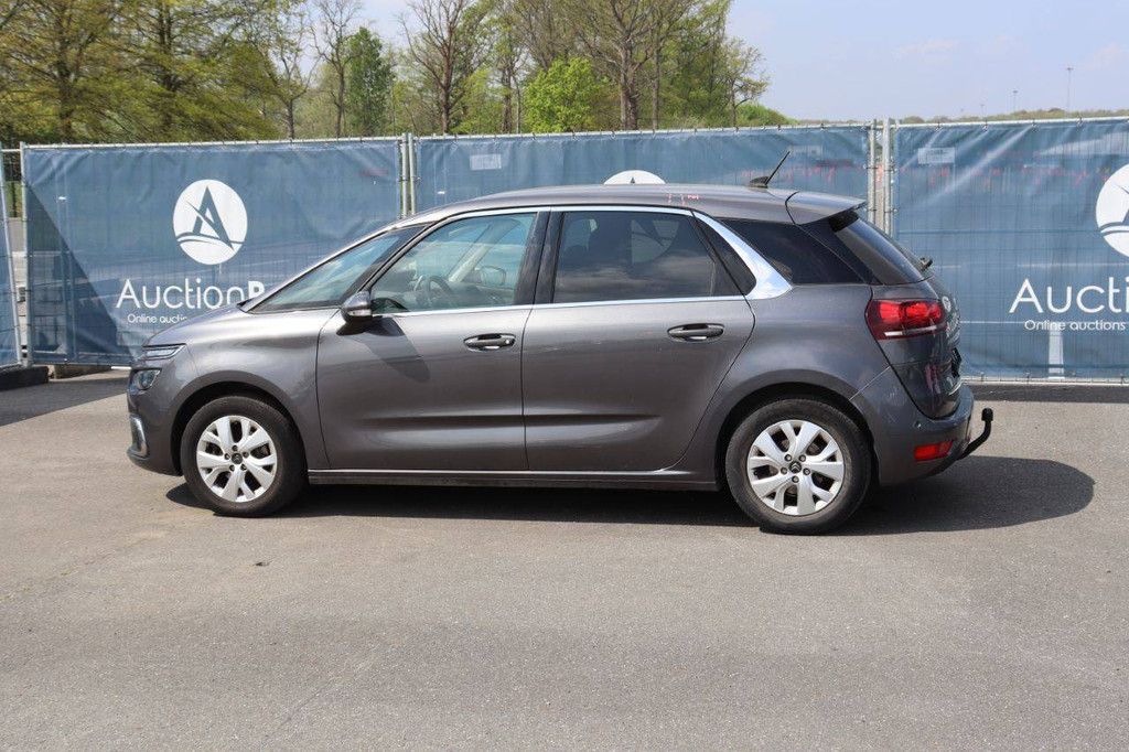 Passenger car Citroën C4 Petrol 130hp 2018 (Margin)