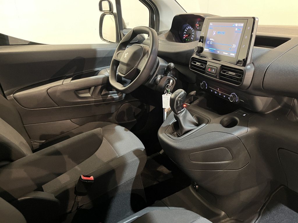 Peugeot Partner 1.6 BlueHDI Premium / Euro 6 / Airco / Cruise Control / Trekhaak / Imperiaal / CarPlay
