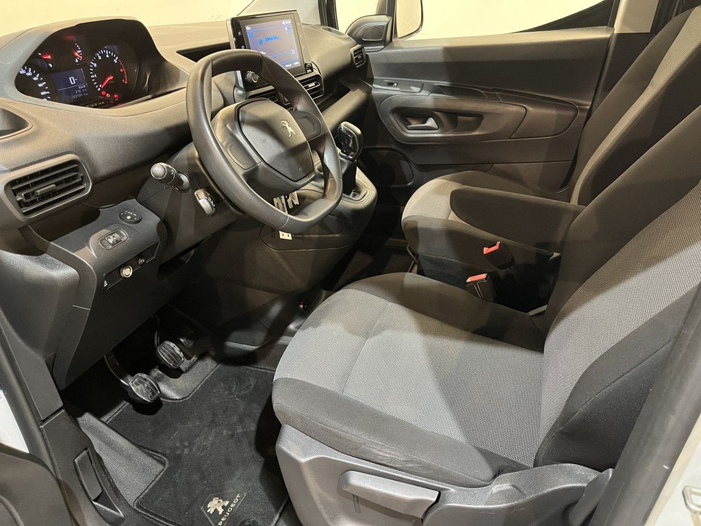 Peugeot Partner 1.6 BlueHDI Premium / Euro 6 / Airco / Cruise Control / Trekhaak / Imperiaal / CarPlay