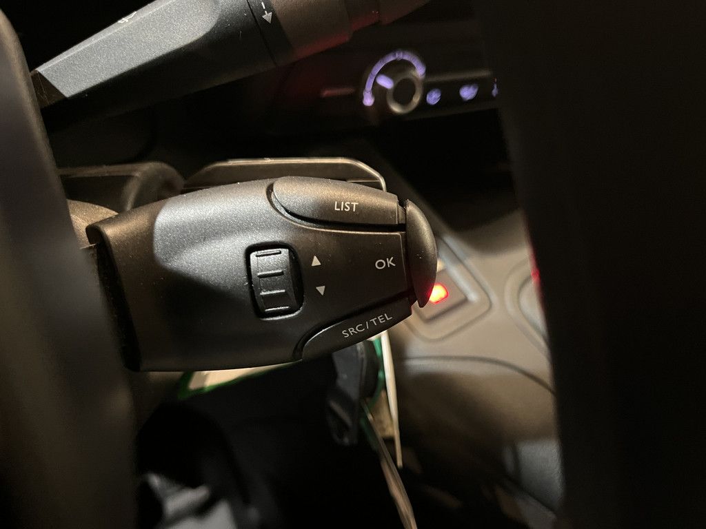 Peugeot Partner 1.6 BlueHDI Premium / Euro 6 / Airco / Cruise Control / Trekhaak / Imperiaal / CarPlay