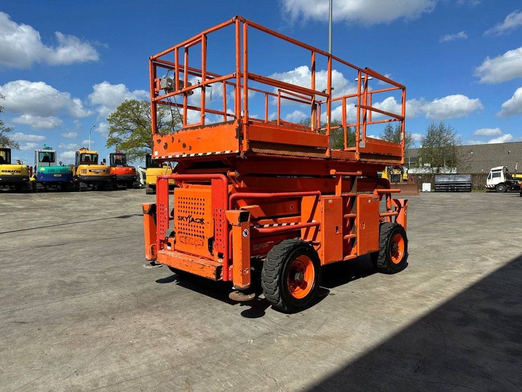 Skyjack SJ-8841 Aerial Work Platform