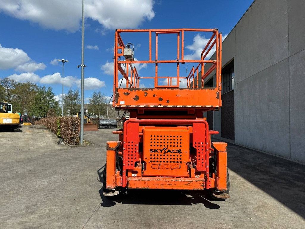 Skyjack SJ-8841 Aerial Work Platform