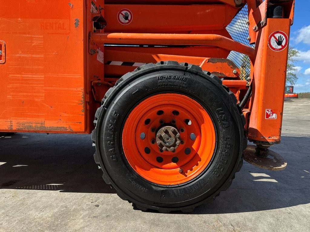 Skyjack SJ-8841 Aerial Work Platform