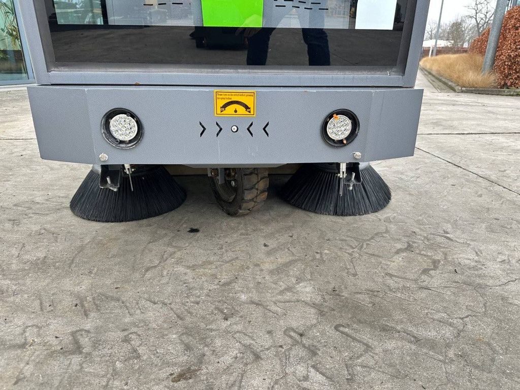 Starvox D19 Electric Sweeper 2025