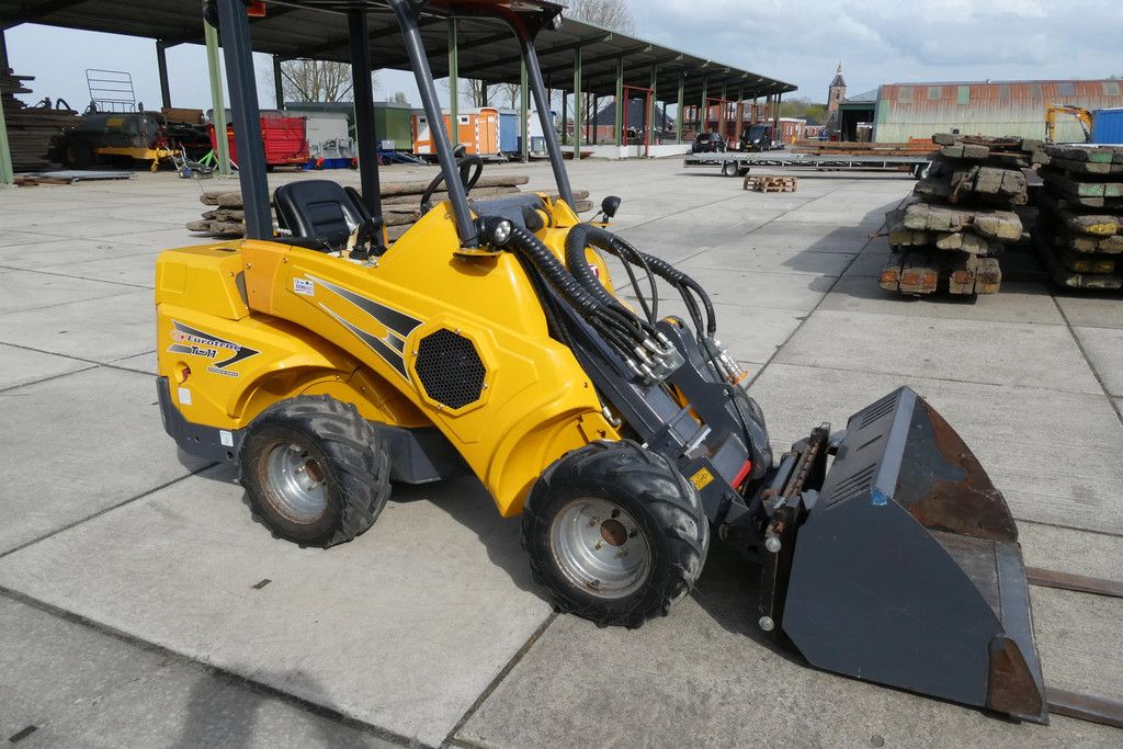 Eurotrac T11