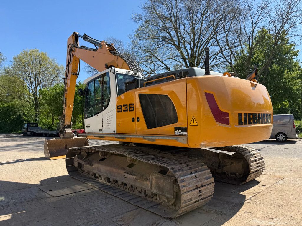 Liebherr R936