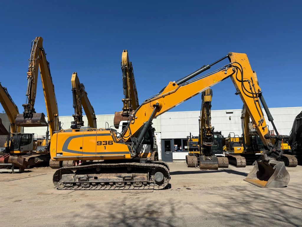 Liebherr R936