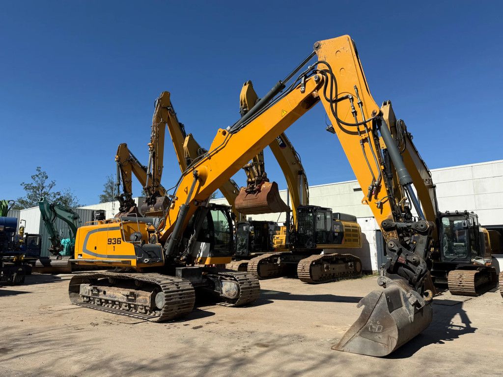 Liebherr R936