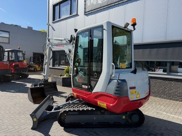 Takeuchi TB235 Bj17 SLP/SRT 3.6T Minigraver Minikraan