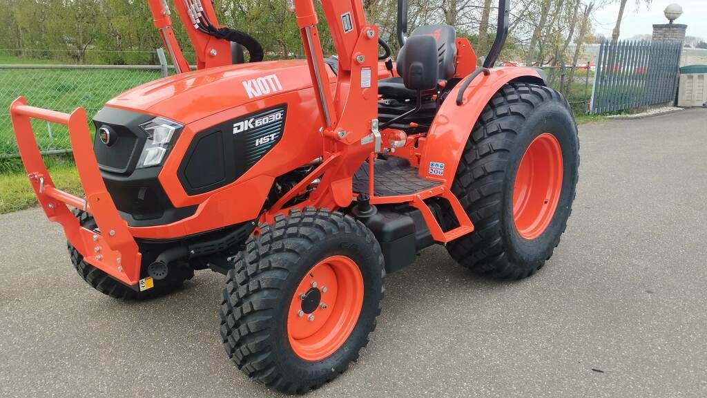 Kioti DK6030 HST
