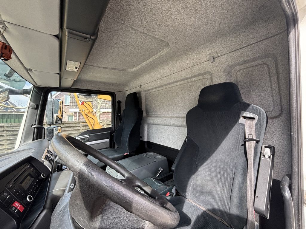 MAN TGL 12.220 Euro6 Bakwagen met laadklep 2000 KG. Cruise control, Airco ecc, Motorrem.