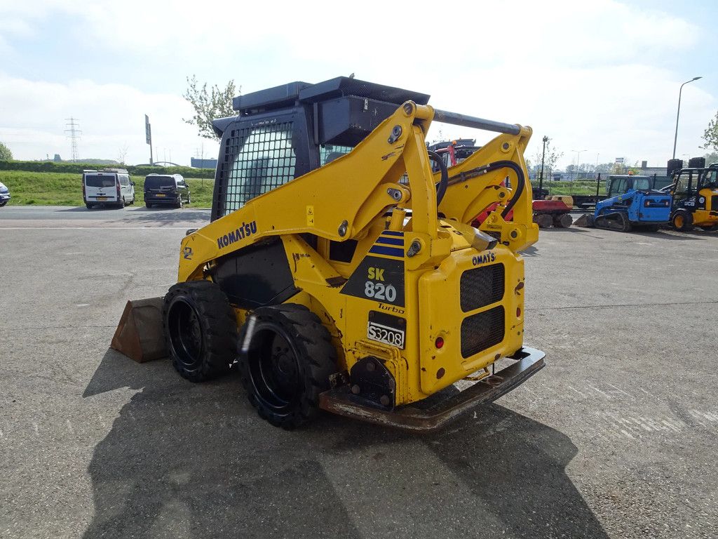 Komatsu SK820