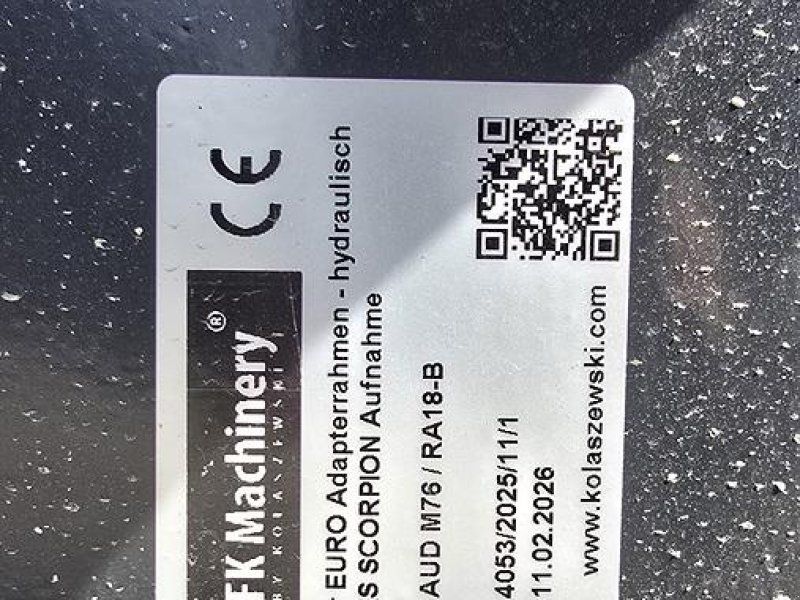 FK Machinery Hydraulischer Adapter mit Claas Scorpion auf Euro Aufnahme