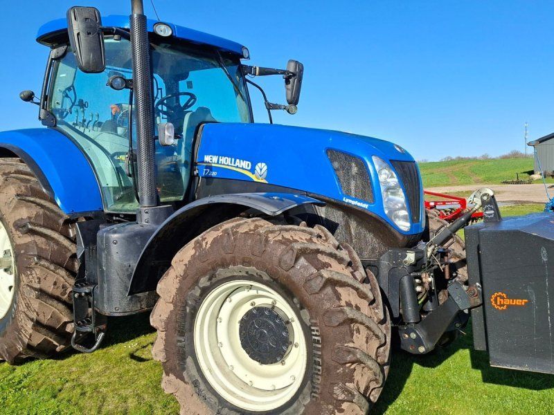 New Holland T7.220 PC CLASSIC