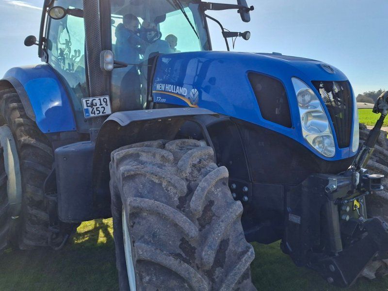 New Holland T7.220