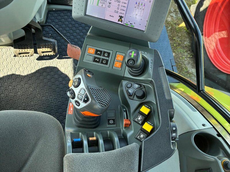 Claas Arion 650 CMATIC