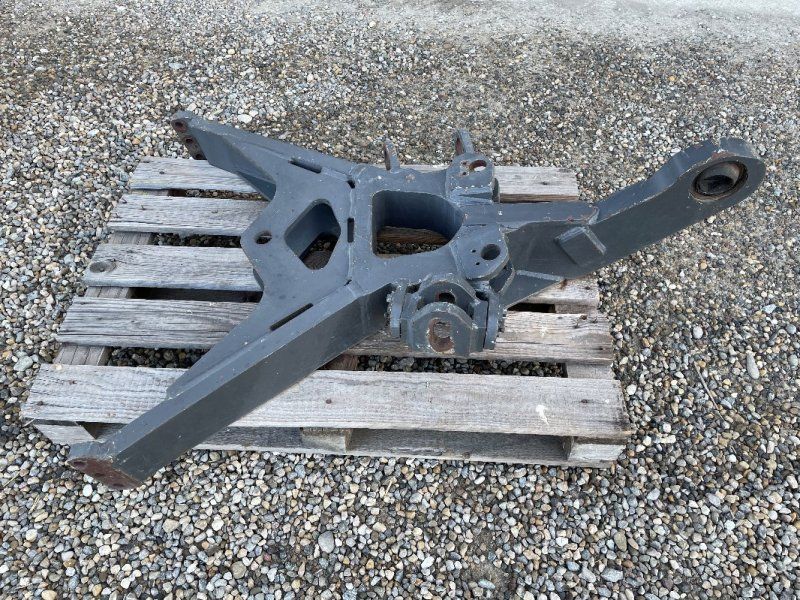 Claas Schwenkkraftheber für Xerion