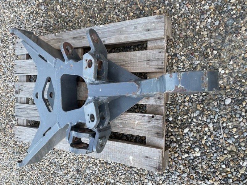 Claas Schwenkkraftheber für Xerion