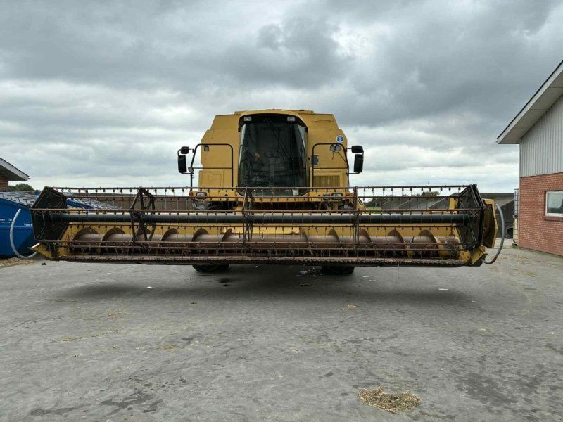 New Holland TX68 PLUS