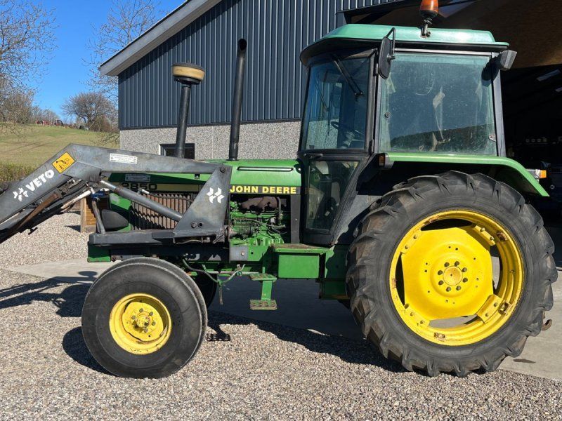 John Deere 2850 SG 2 med frontlæsser