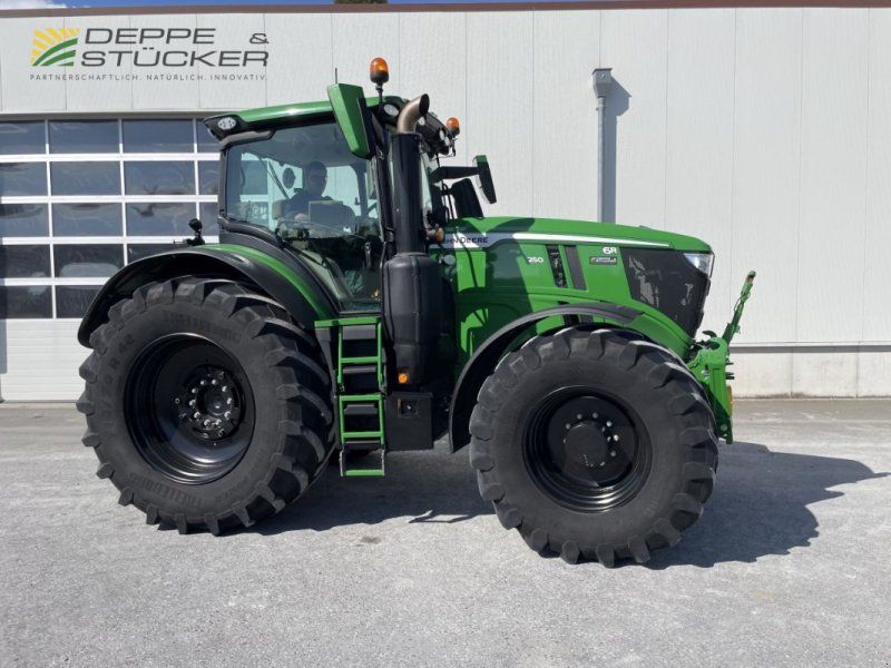 John Deere 6R 250