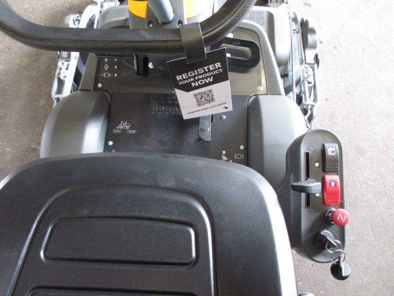Stiga Frontmäher Park 500 WX Allrad 2-Zylinder mit Mähwerk Combi 100 Q