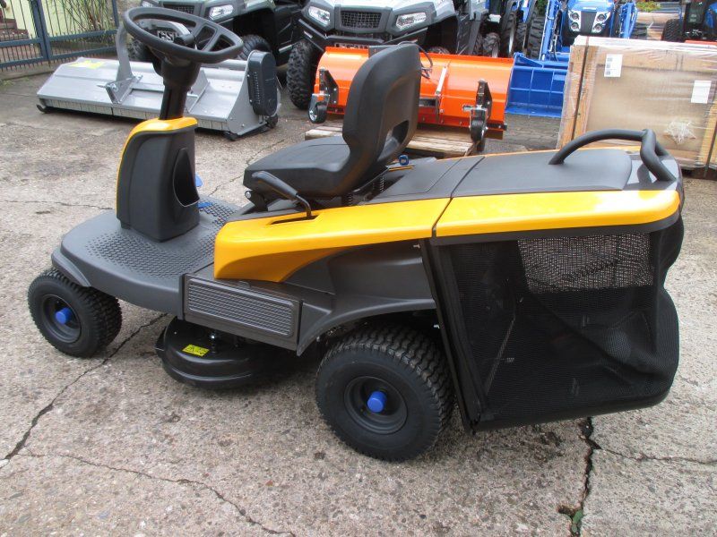 Stiga Swift 372e mit 4 Wechselakkus (2 x 5 Ah, 2 x 7,5 Ah)