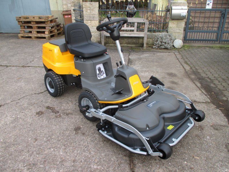 Stiga Park 300 mit Mähwerk Combi 95 Q Knicklenker Frontmäher