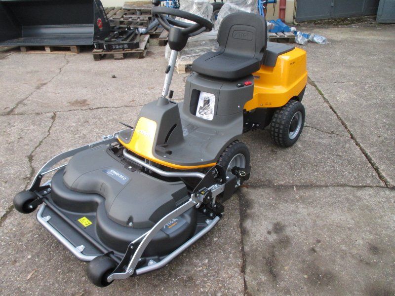 Stiga Park 300 mit Mähwerk Combi 95 Q Knicklenker Frontmäher
