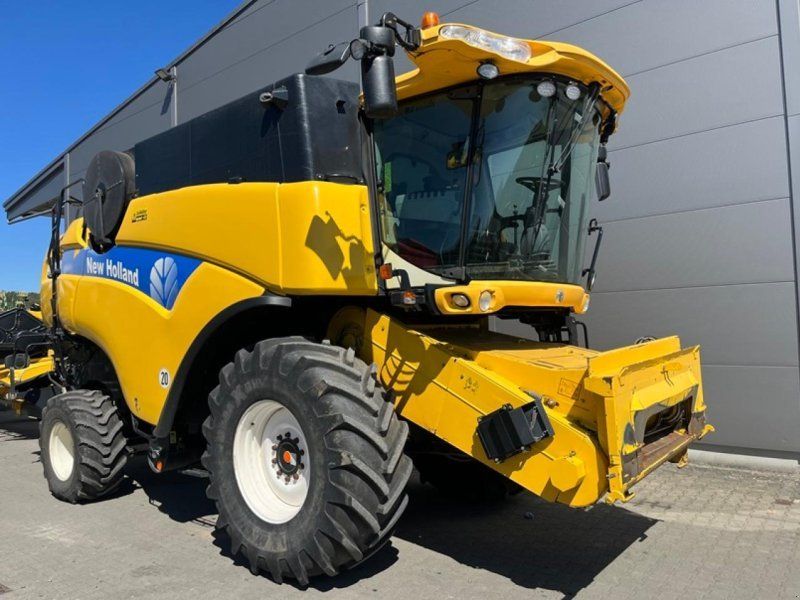 New Holland CX 8040