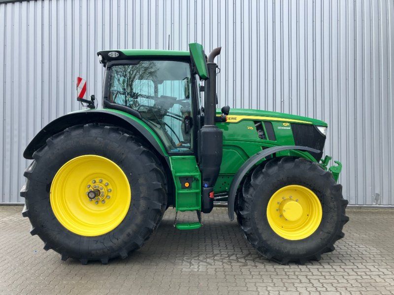 John Deere 6R 215