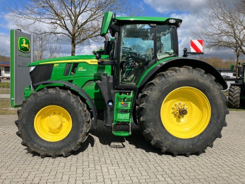 John Deere 6R 215