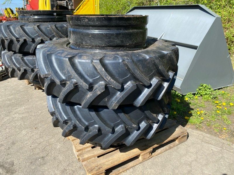 Ceat 420/85R38 + 380/70R28