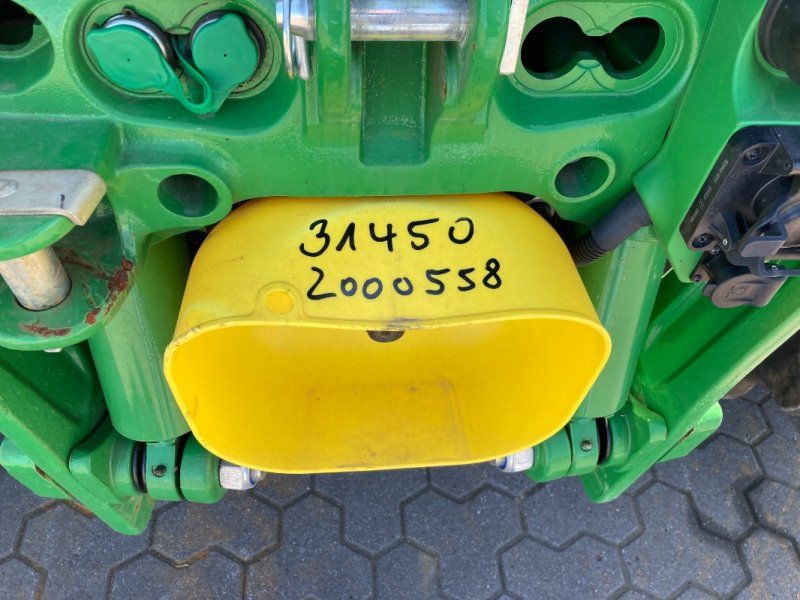 John Deere 6R215