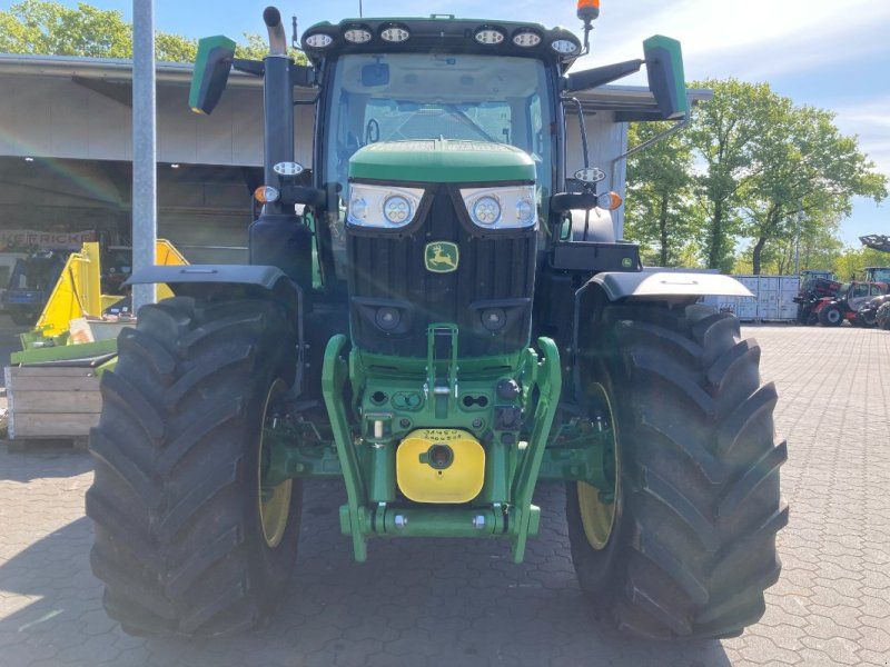 John Deere 6R215