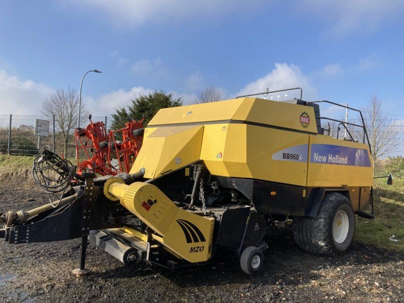 New Holland BB960A