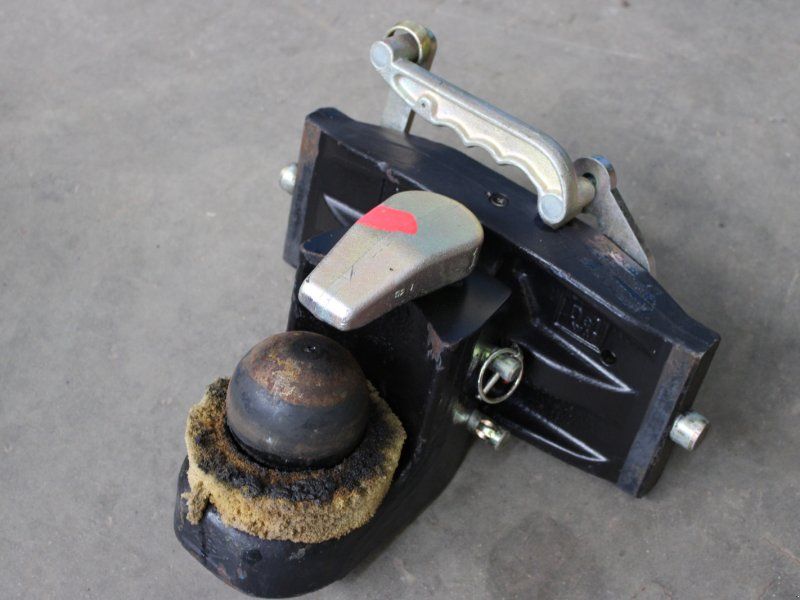 Massey Ferguson K80 mit Anbauen