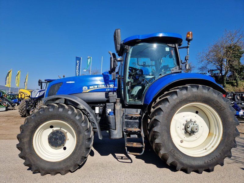 New Holland T7.220