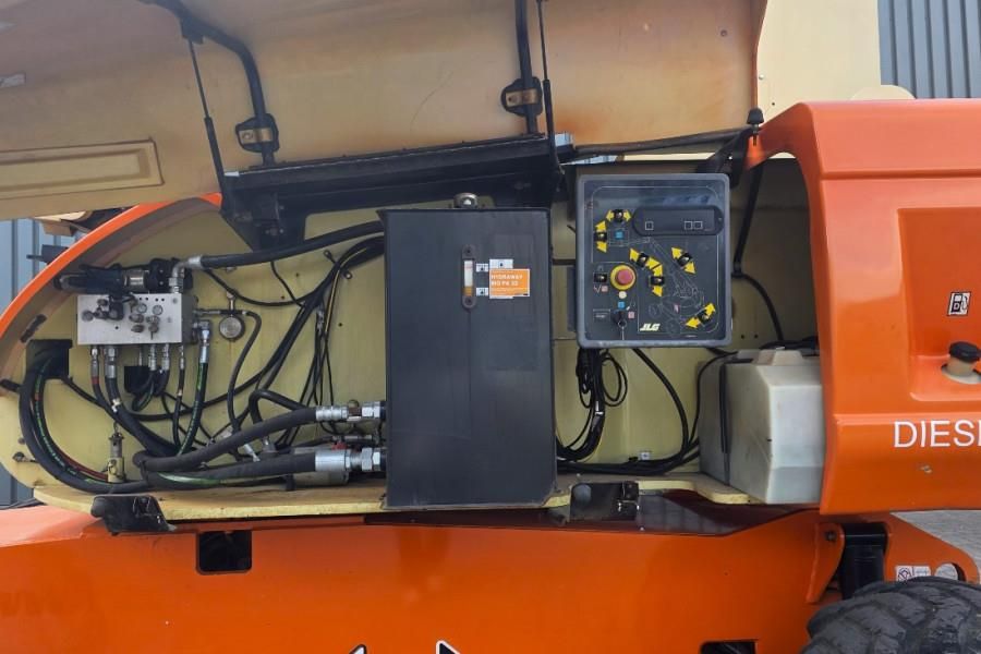 JLG 860SJ Diesel, 4x4 Drive, 28.2m Working Height, 22.