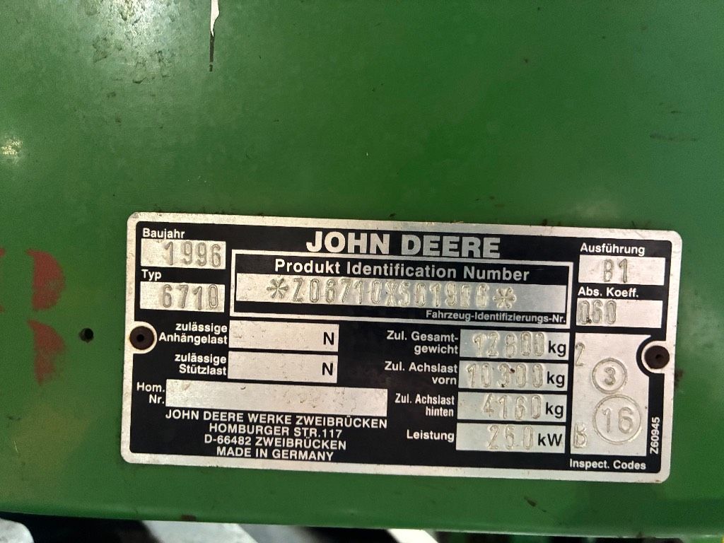 John Deere 6710