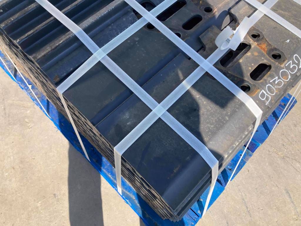 Sany SY210 / SY230 700mm Shoes