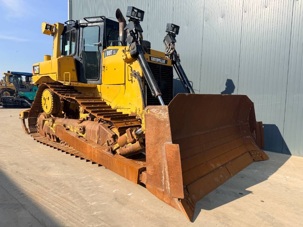 CAT D6T XL