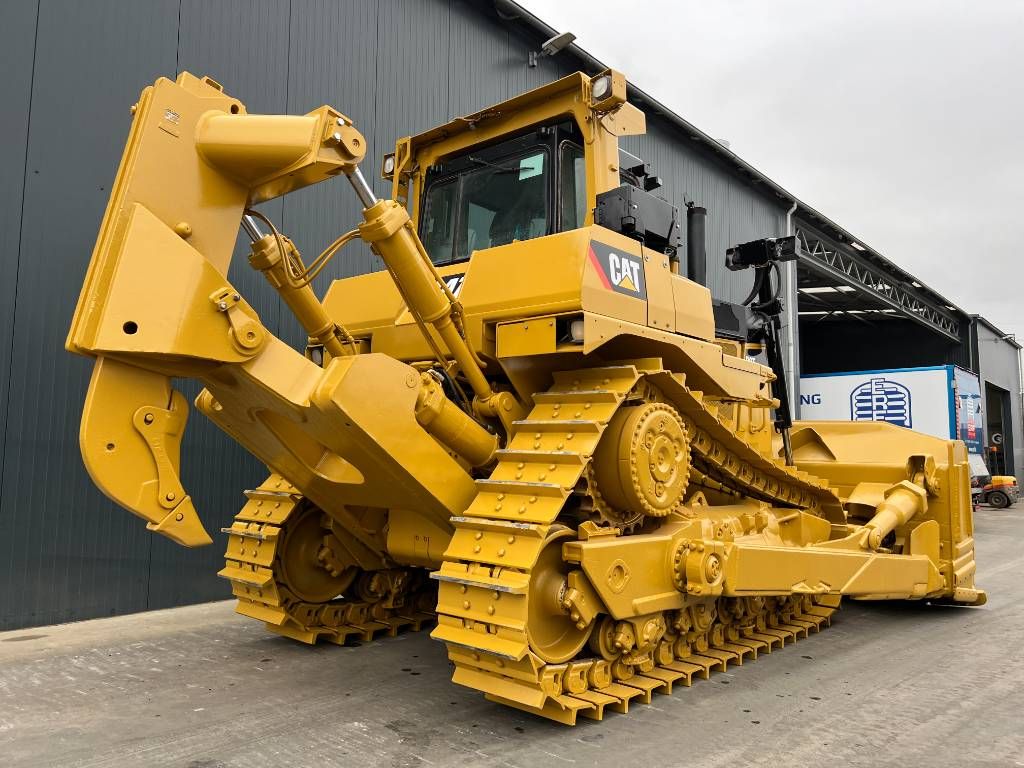 CAT D9T