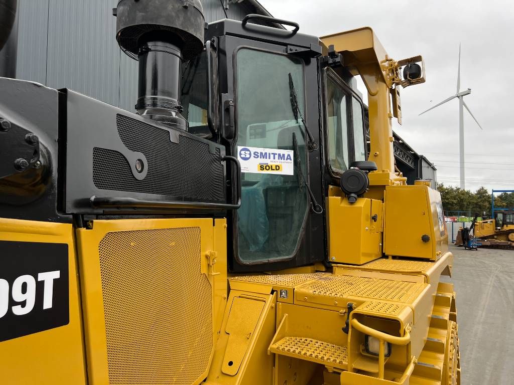 CAT D9T