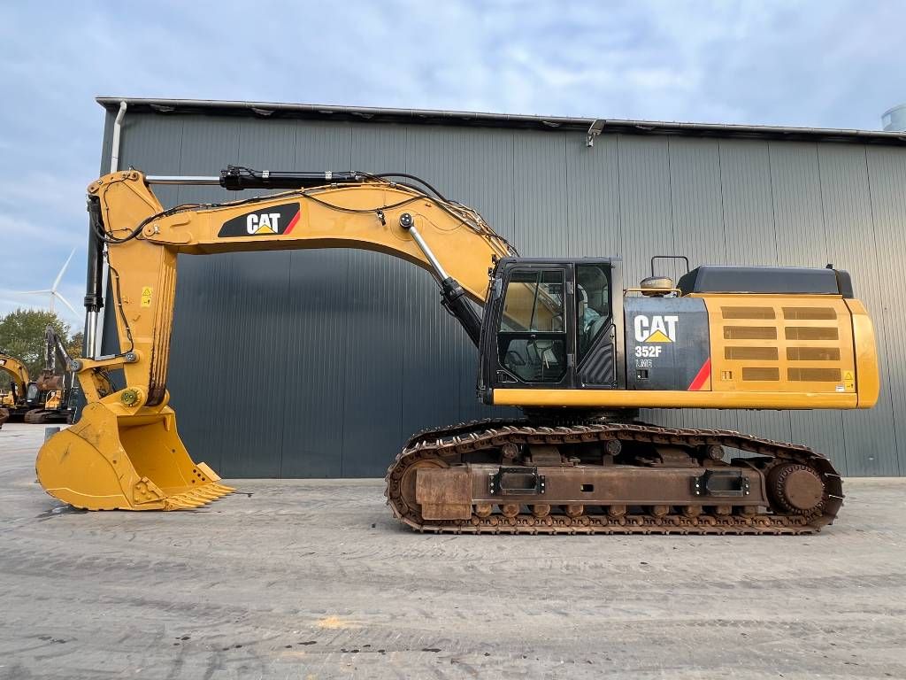 CAT 352FL ME