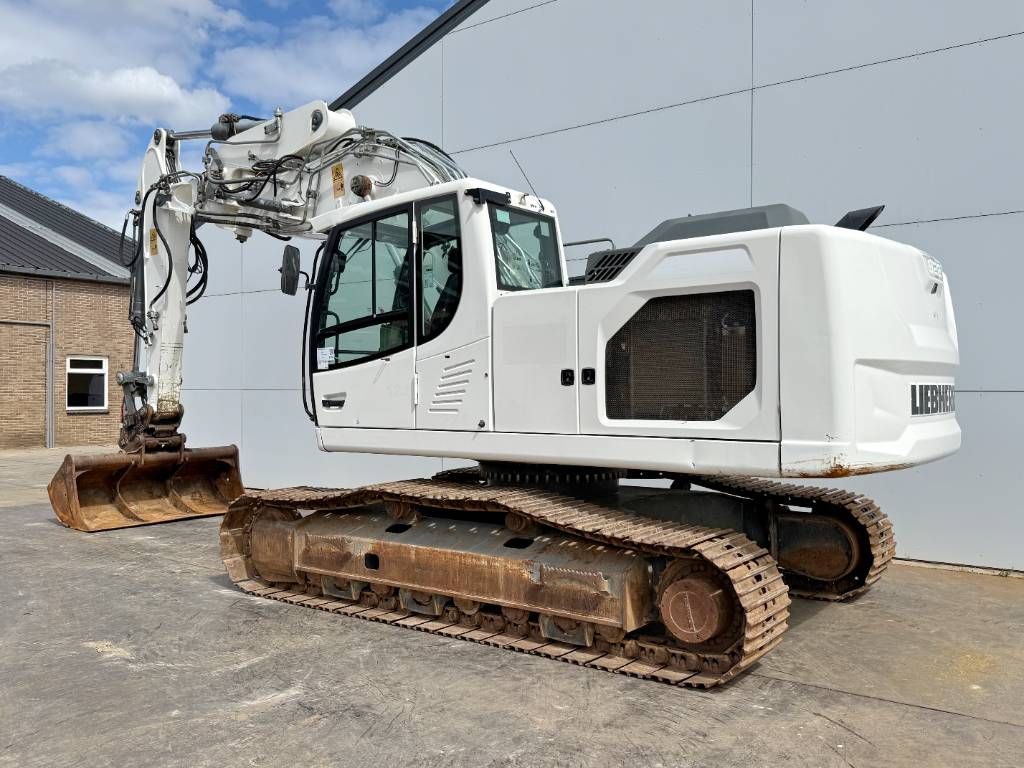 Liebherr R922LC - 2 Buckets Included / Automatic Greasing