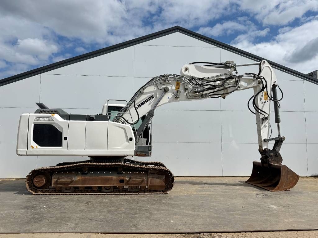 Liebherr R922LC - 2 Buckets Included / Automatic Greasing