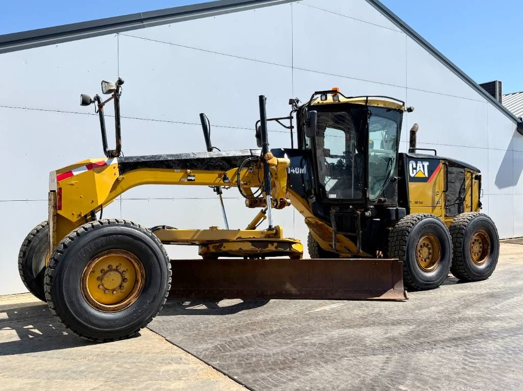 CAT 140M VHP Plus - Joysticks Controls / Top Condition