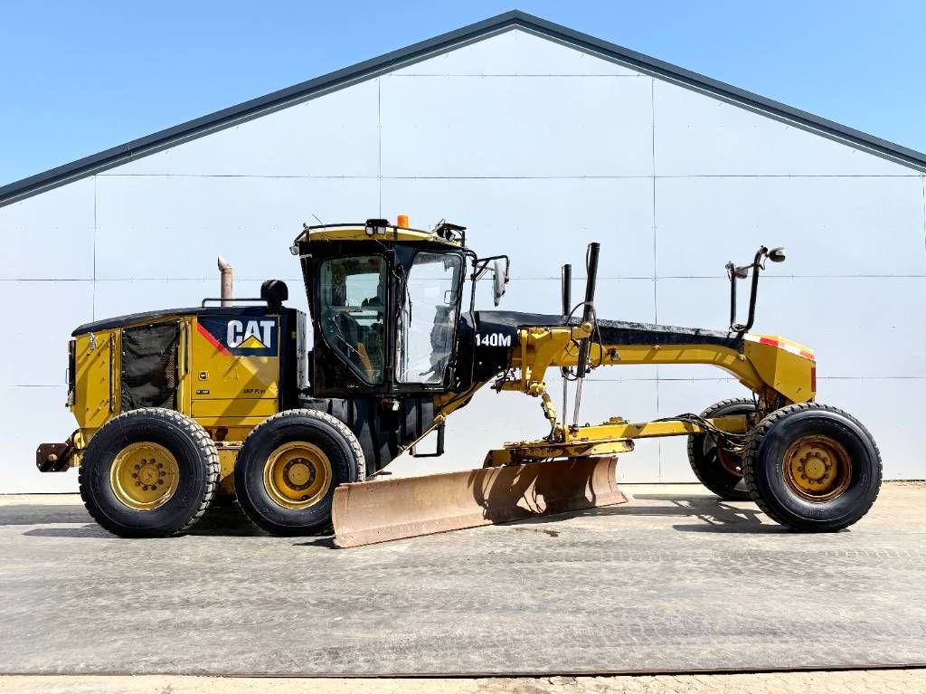 CAT 140M VHP Plus - Joysticks Controls / Top Condition